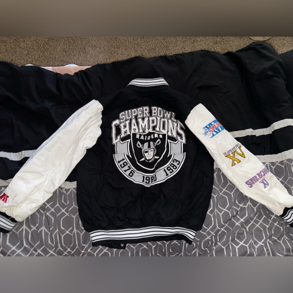 Oakland Raiders Super Bowl Puffer Jacket with Patches